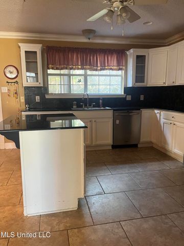 3717 Tangerine Street, Ocean Springs, MS 39564