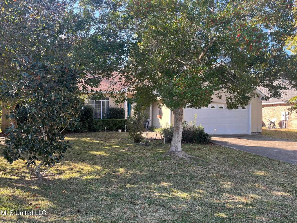 3717 Tangerine Street, Ocean Springs, MS 39564