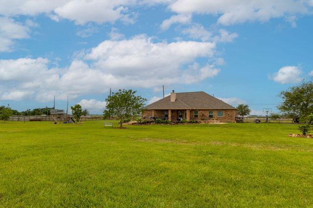 5236 Hillboldt Road, Sealy, TX 77474