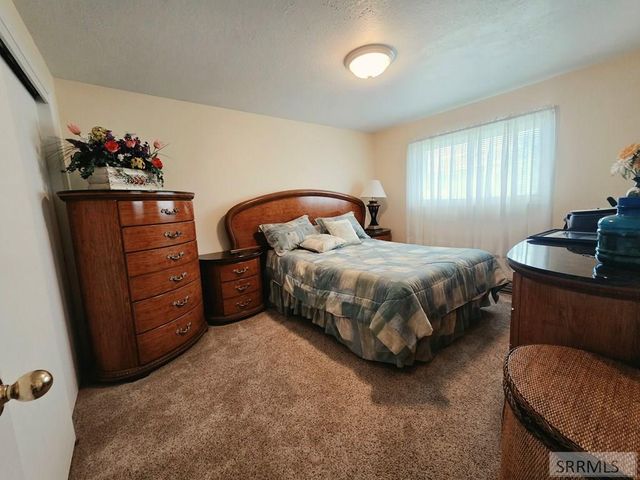 240 W Oak Street, Shelley, ID 83274