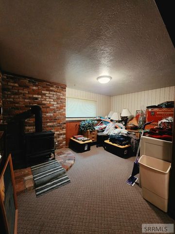 240 W Oak Street, Shelley, ID 83274