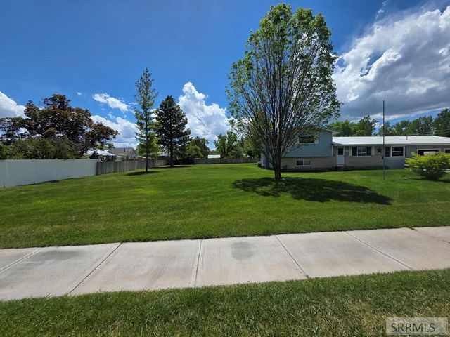 240 W Oak Street, Shelley, ID 83274