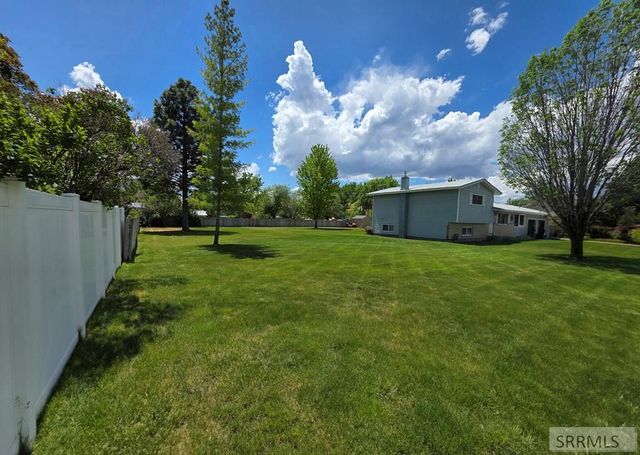 240 W Oak Street, Shelley, ID 83274