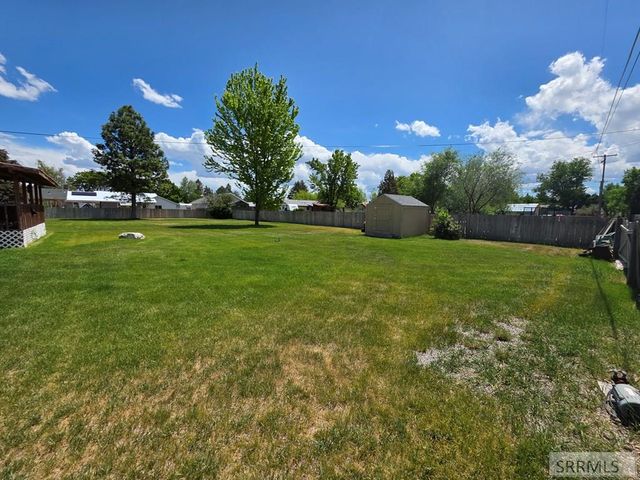 240 W Oak Street, Shelley, ID 83274