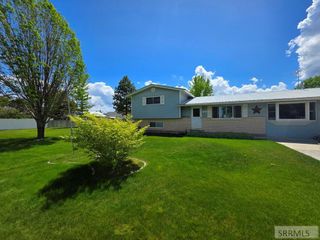 240 W Oak Street, Shelley, ID 83274