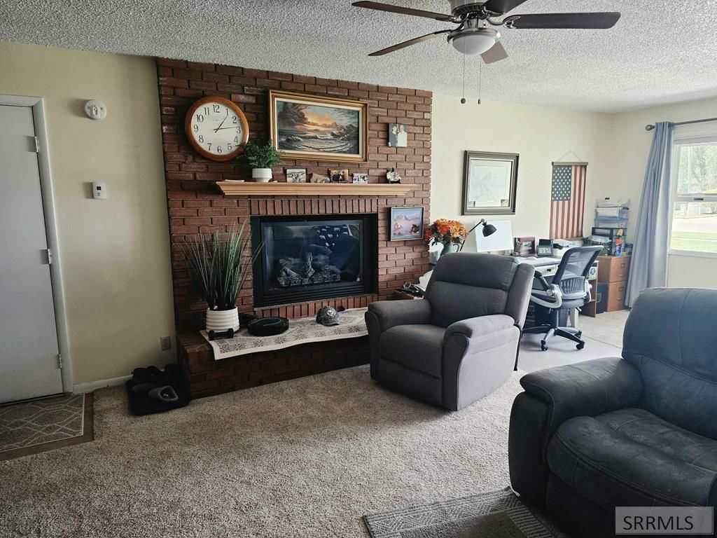 Image 10 of property listing at 240 W Oak Street, Shelley, ID 83274