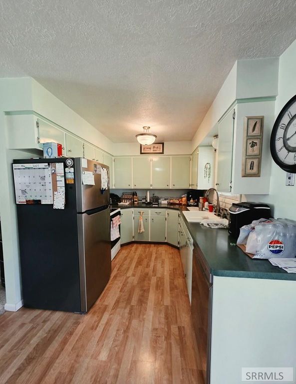 Image 5 of property listing at 240 W Oak Street, Shelley, ID 83274