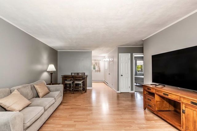 72 West Shore Road 202, Warwick, RI 02889