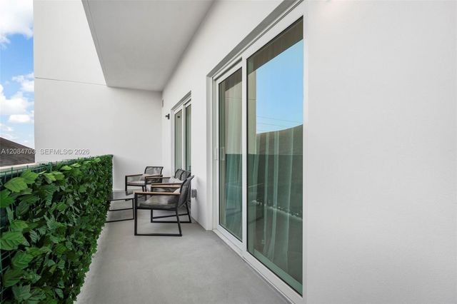 1938 Jackson Street 306, Hollywood, FL 33020