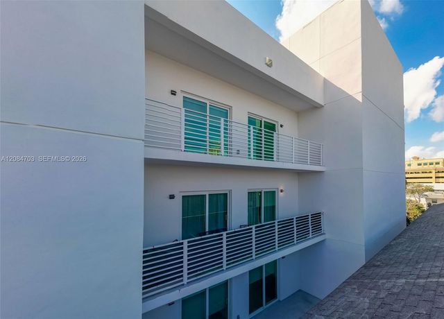 1938 Jackson Street 306, Hollywood, FL 33020