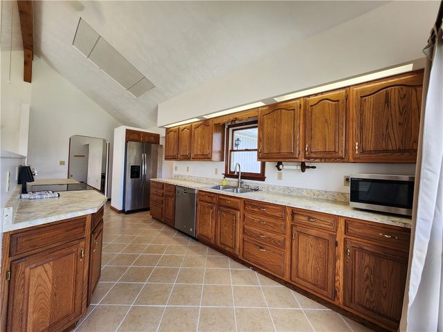 182 Latonka Dr, Jackson Twp, PA 16137