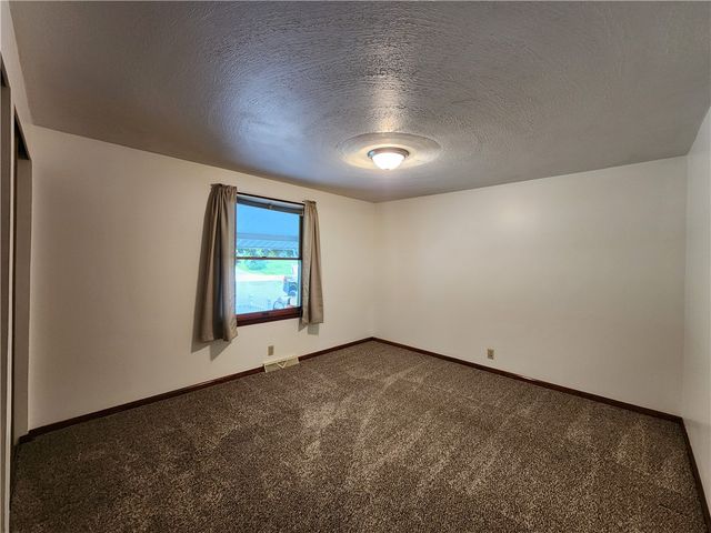 182 Latonka Dr, Jackson Twp, PA 16137