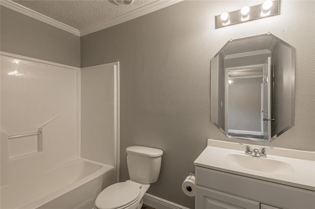 164 Varsity Drive, Huntsville, TX 77340