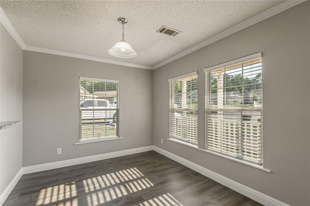 164 Varsity Drive, Huntsville, TX 77340