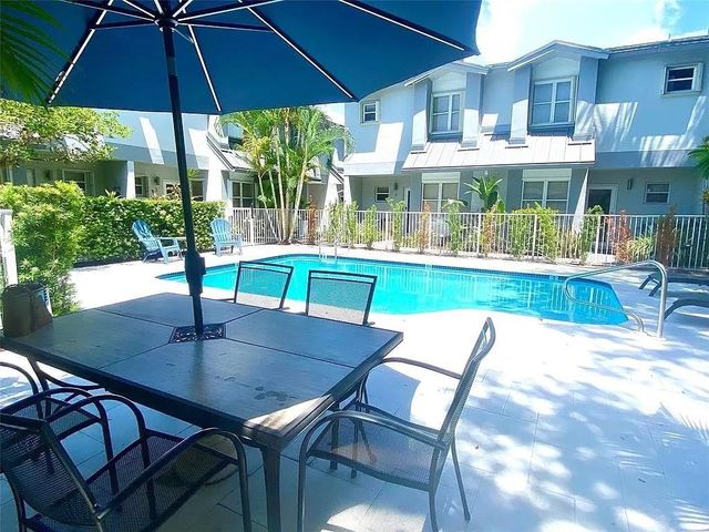 801 SE 16th Court 14, Fort Lauderdale, FL 33316