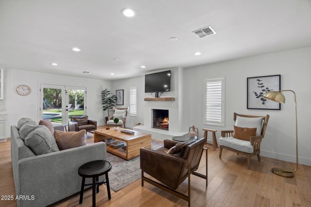 7836 E DAVENPORT Drive, Scottsdale, AZ 85260