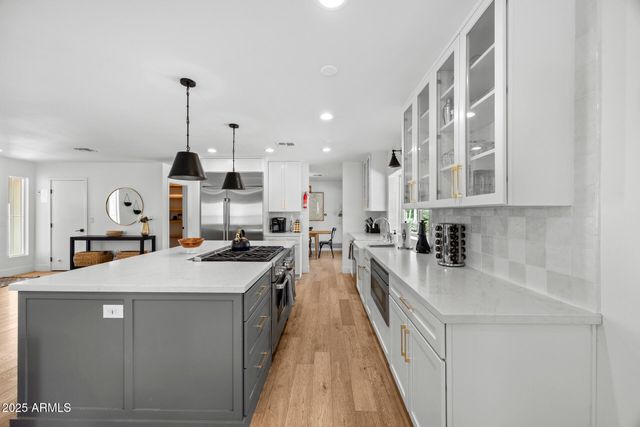 7836 E DAVENPORT Drive, Scottsdale, AZ 85260