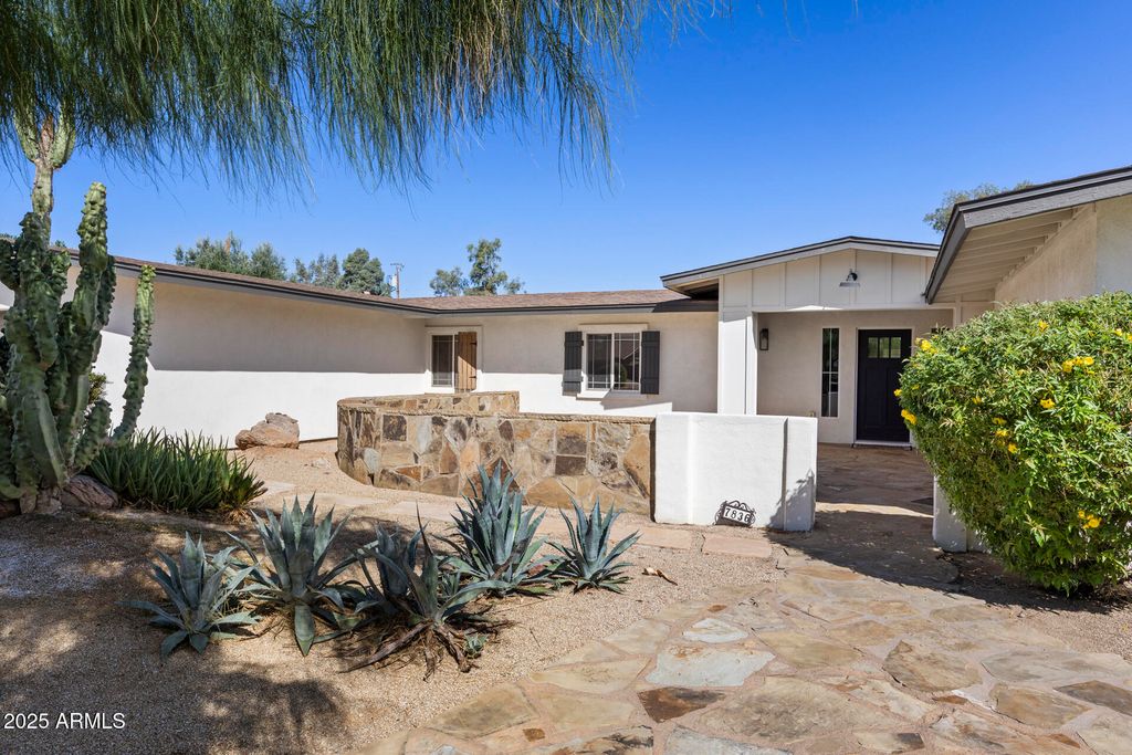 7836 E DAVENPORT Drive, Scottsdale, AZ 85260