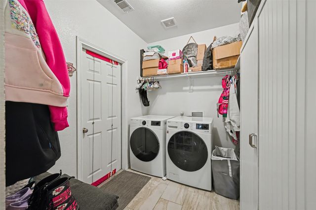 400 Winterwood Drive, Kennedale, TX 76060