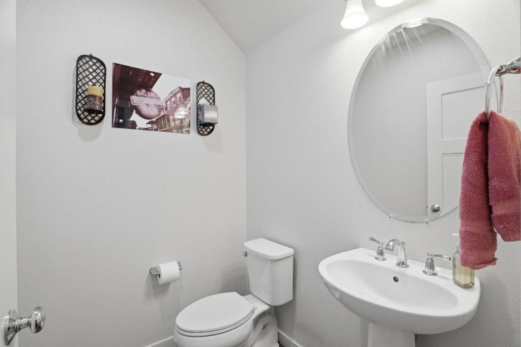 Image 22 of property listing at 18826 Sedgwick Lane, Marina, CA 93933
