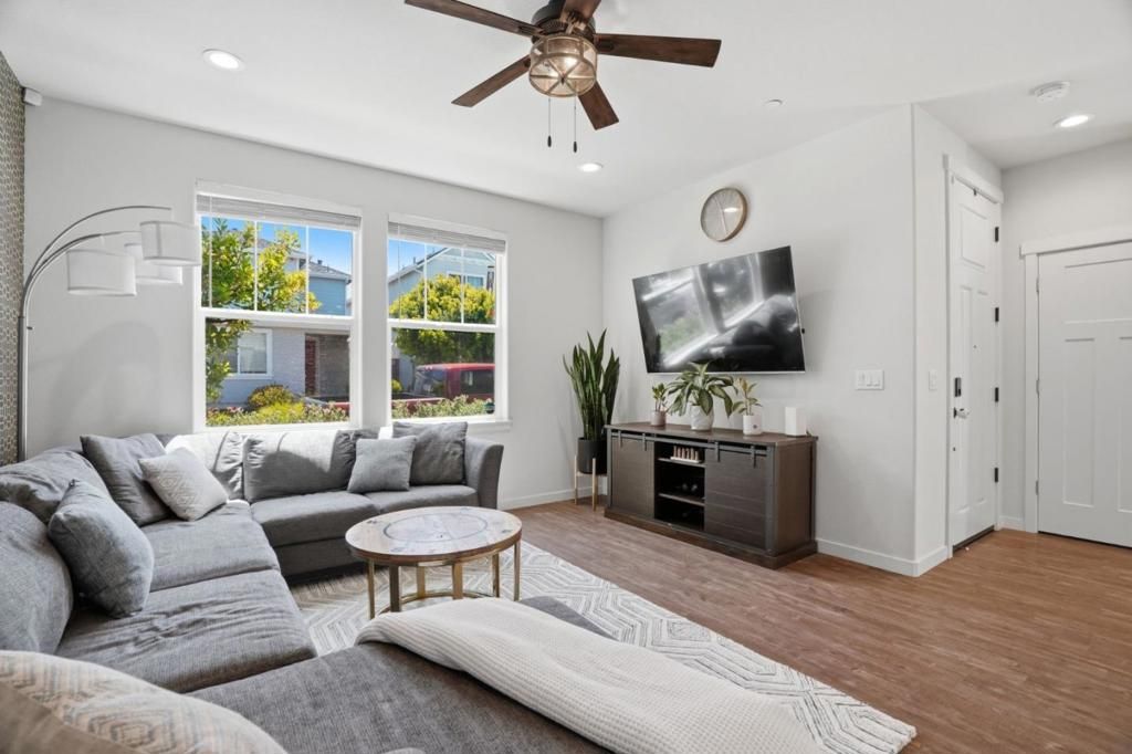 Image 6 of property listing at 18826 Sedgwick Lane, Marina, CA 93933