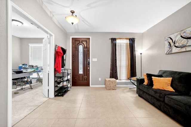 424 Castle, Desoto, TX 75115