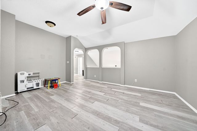 424 Castle, Desoto, TX 75115