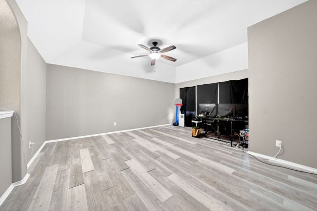 424 Castle, Desoto, TX 75115