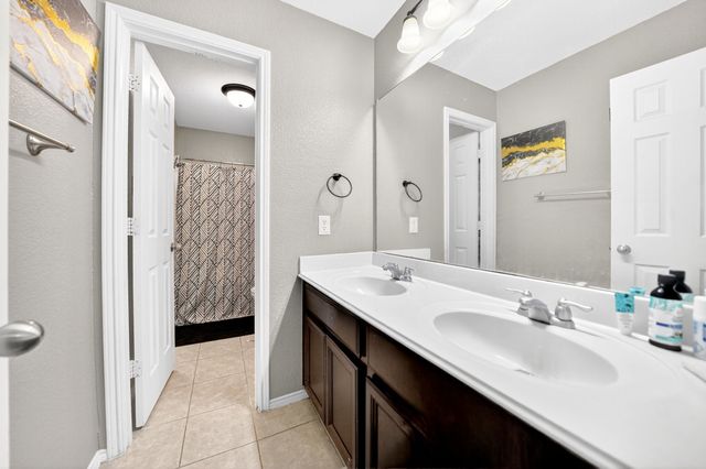 424 Castle, Desoto, TX 75115