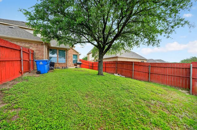 424 Castle, Desoto, TX 75115