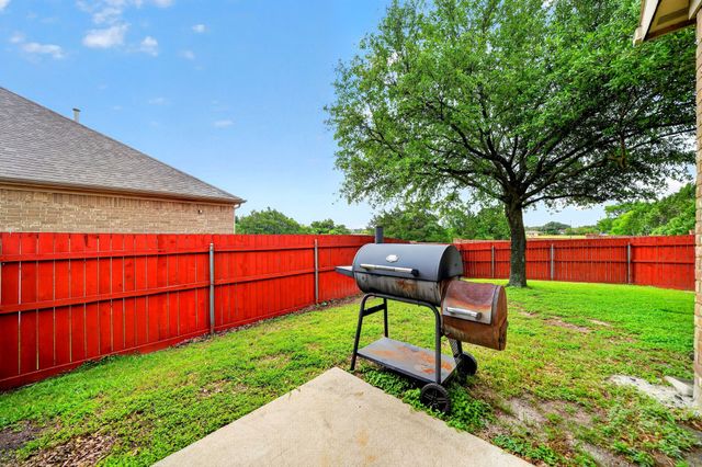 424 Castle, Desoto, TX 75115