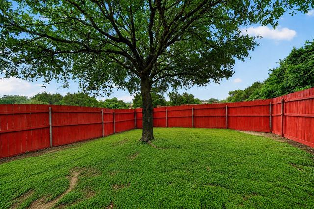 424 Castle Street, Desoto, TX 75115