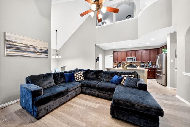 424 Castle, Desoto, TX 75115