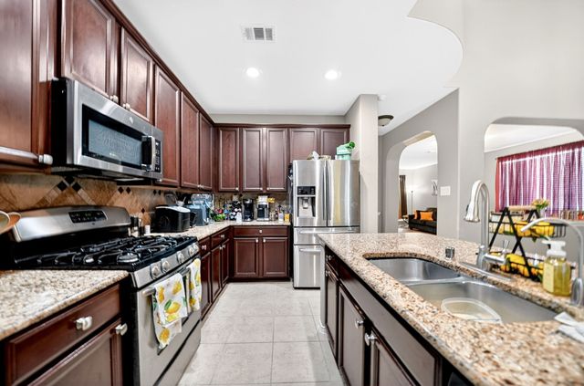 424 Castle, Desoto, TX 75115