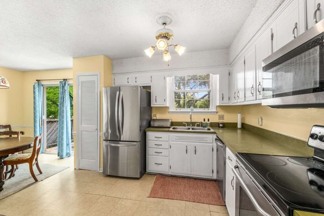 504 Galesburg Ct, Nashville, TN 37217