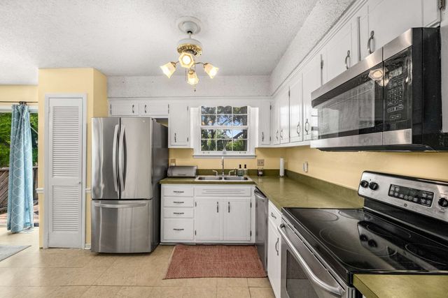 504 Galesburg Ct, Nashville, TN 37217