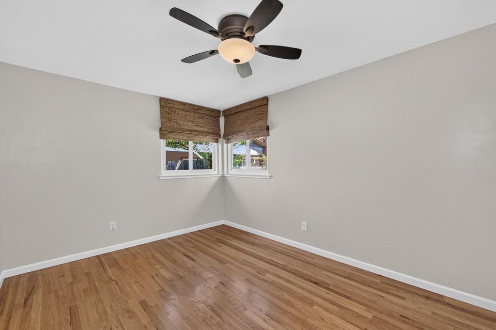 Image 23 of property listing at 75 W Sierra Avenue, Clovis, CA 93612