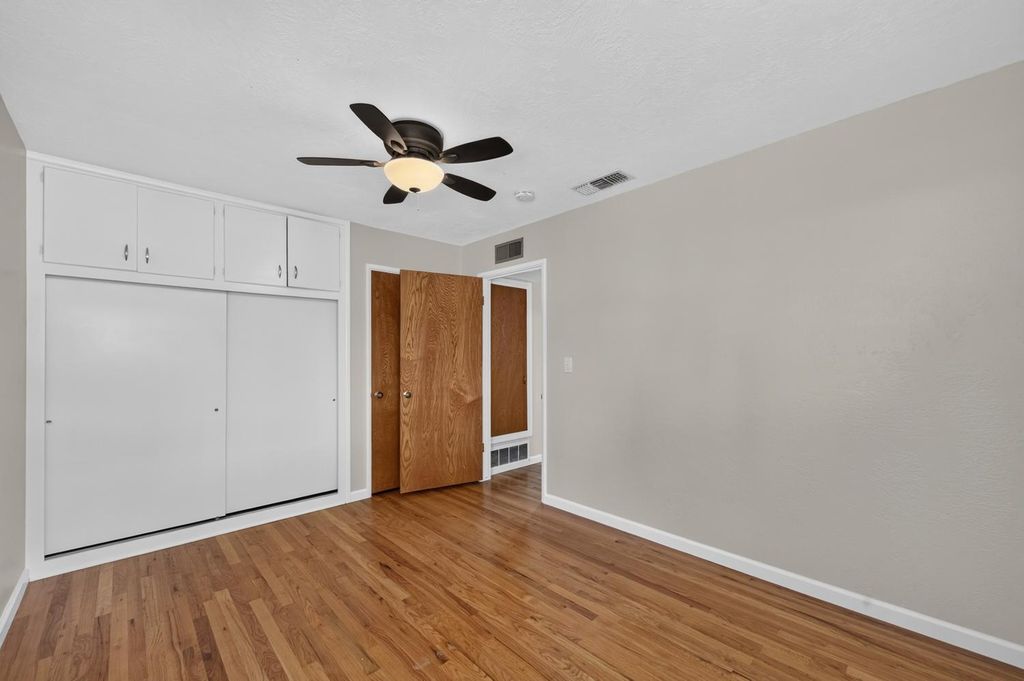 Image 24 of property listing at 75 W Sierra Avenue, Clovis, CA 93612