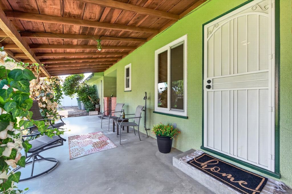 Image 29 of property listing at 75 W Sierra Avenue, Clovis, CA 93612