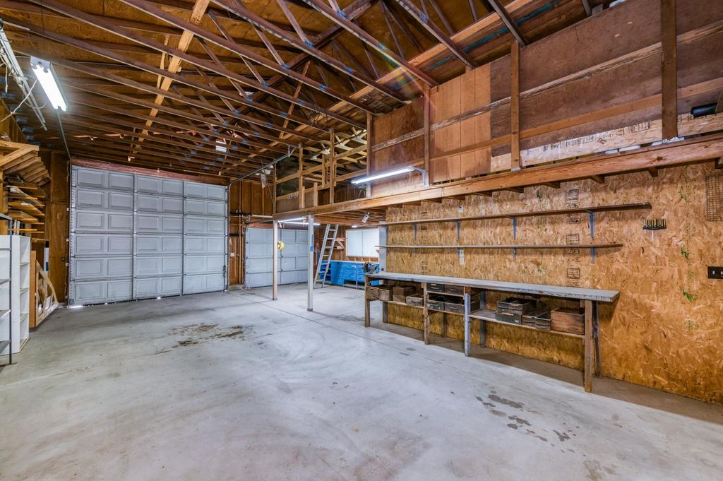 Image 39 of property listing at 75 W Sierra Avenue, Clovis, CA 93612