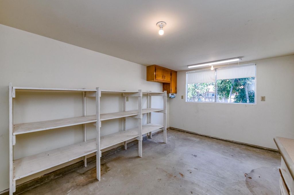 Image 40 of property listing at 75 W Sierra Avenue, Clovis, CA 93612