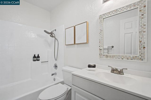 39843 Cedar Blvd 121, Newark, CA 94560