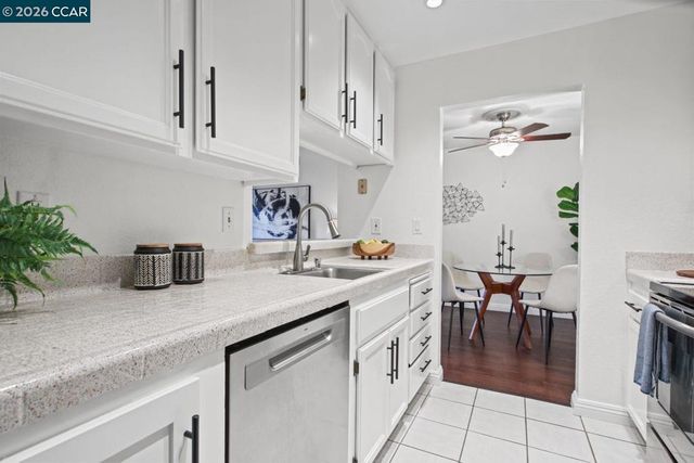 39843 Cedar Blvd 121, Newark, CA 94560