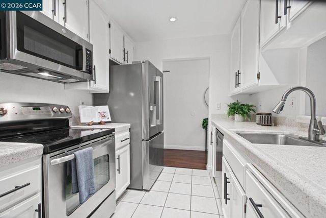 39843 Cedar Blvd 121, Newark, CA 94560
