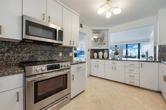 1 Grove Isle Drive A908, Miami, FL 33133