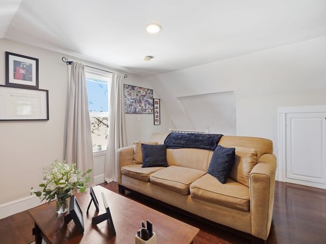 325 Mountain Ave, Revere, MA 02151