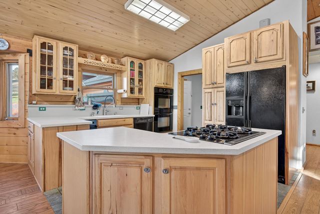 10394 Ponderosa Way, Mountain Ranch, CA 95246