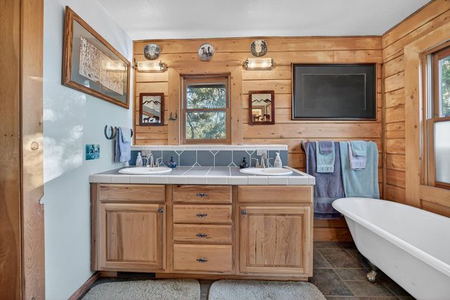 10394 Ponderosa Way, Mountain Ranch, CA 95246