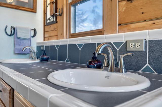 10394 Ponderosa Way, Mountain Ranch, CA 95246