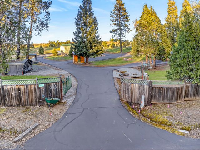 10394 Ponderosa Way, Mountain Ranch, CA 95246
